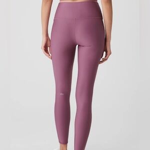 Alo Airlift leggings in soft mulberry
